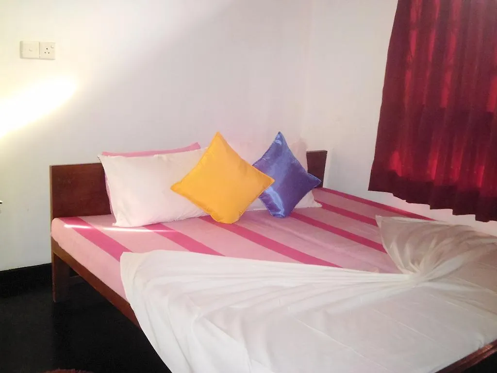 Umaya Holiday Inn Kandy 2*,